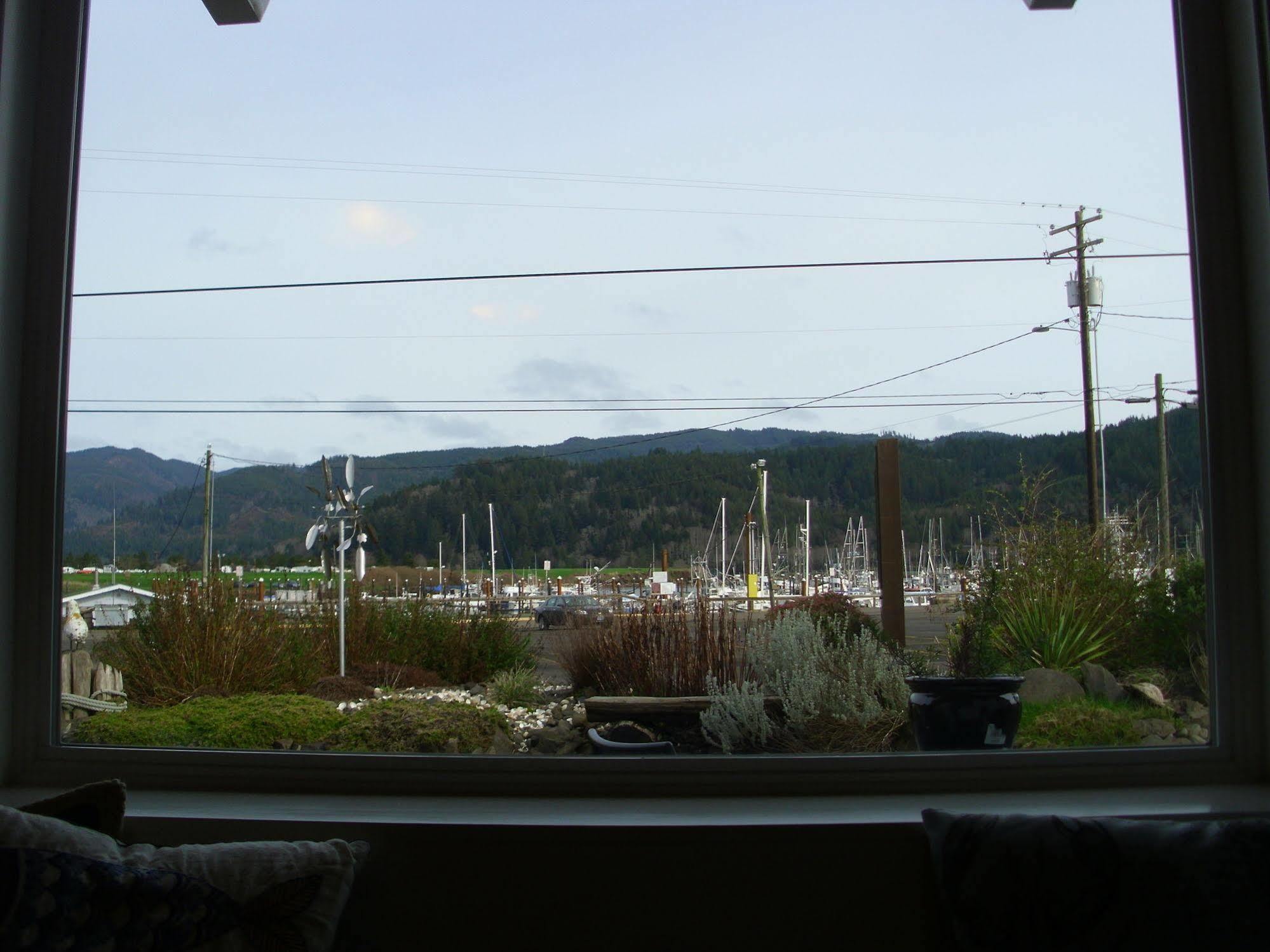 Harborview Inn & Rv Park Garibaldi Eksteriør bilde